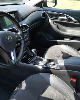 Infiniti Q30 1.6t Business Executive – 122 CV