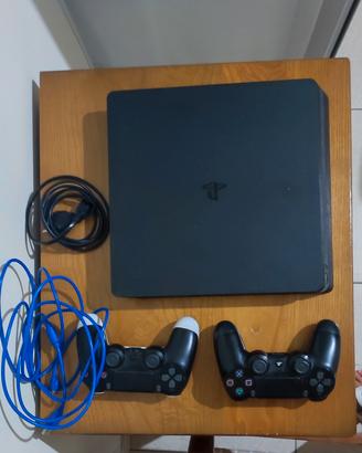 PlayStation 4 slim 1 TB + 2 controller