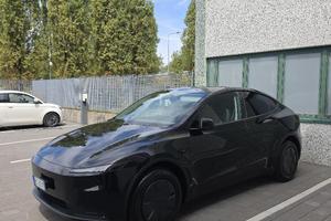 Tesla model Y RWD STANDARD Long range luglio 2026