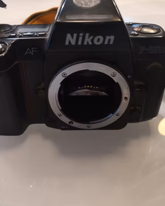Nikon F‑801 Fotocamera analogica AF + Obbiettivi