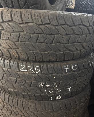 Gomme 4 stagioni 235 70 16 Cooper