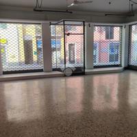 NEGOZIO A PESCANTINA