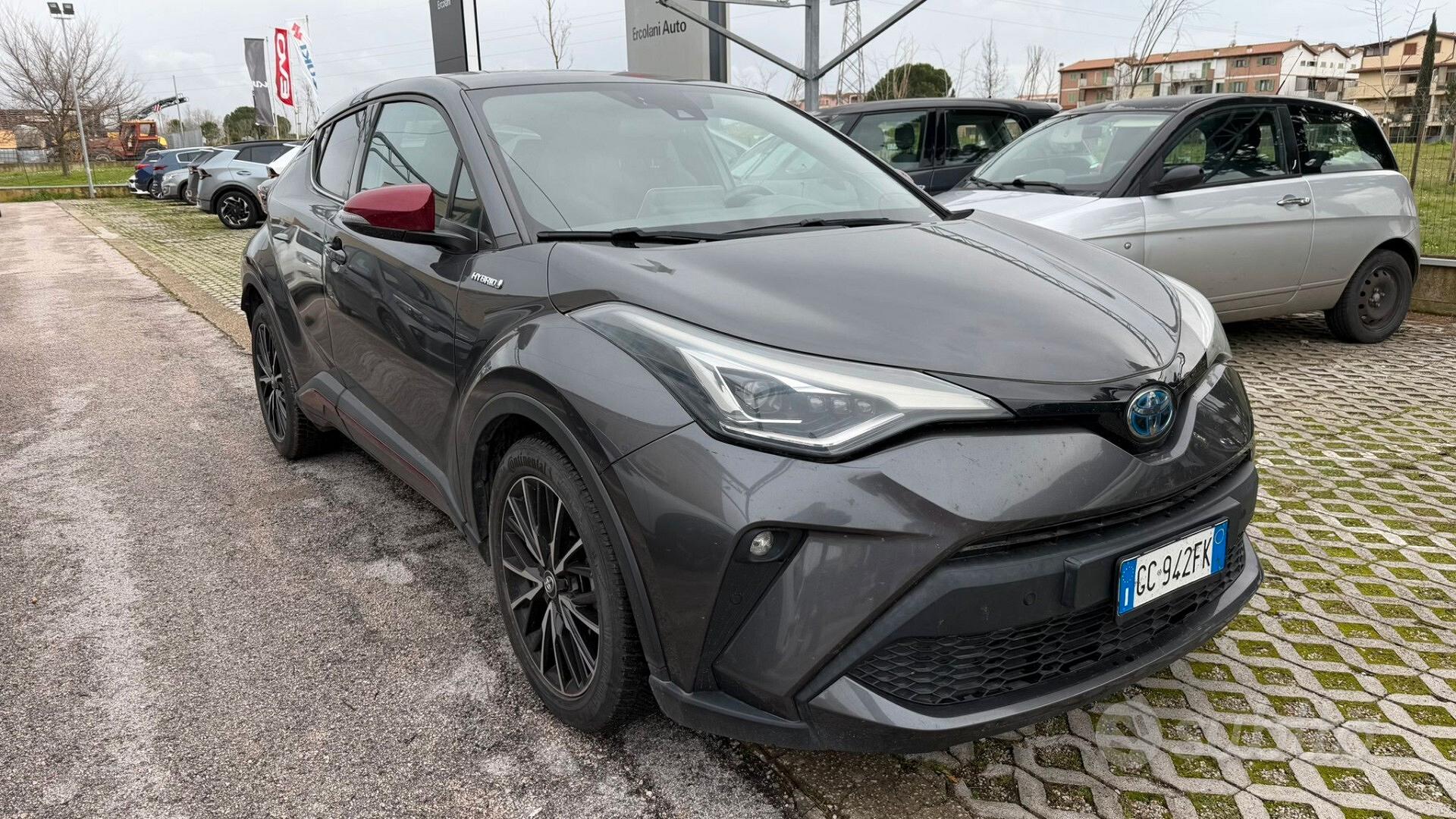 Toyota C-Hr 2020 photo 2