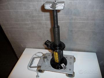 cric su carrello a doppia vite altezza 42 cm.