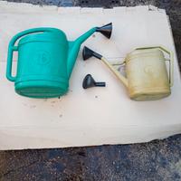 Innaffiatoi in plastica (8 + 16 litri)