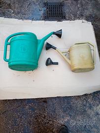 Innaffiatoi in plastica (8 + 16 litri)