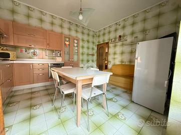 3 LOCALI A MASSA DI SOMMA