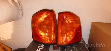 Mercedes 190 W201 Coppia frecce anteriori original