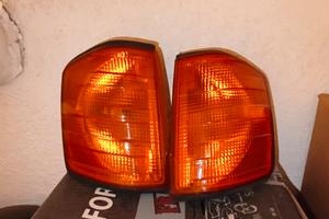 Mercedes 190 W201 Coppia frecce anteriori original