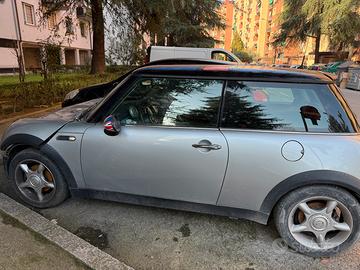 MINI COOPER 2003 - 145.000 KM - TAMPONATA600€