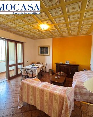 Casa molto bella con cortile e ampio box auto