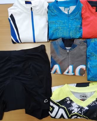 7 ARTICOLI ABBIGLIAMENTO DA BICI
