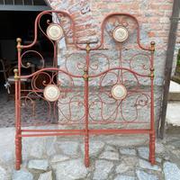 Struttura letto antico in ferro battuto