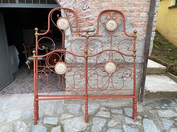 Struttura letto antico in ferro battuto