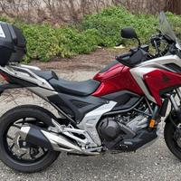 HONDA NC750X DCT – KM 1266 – CON GARANZIA UFFIC.LE