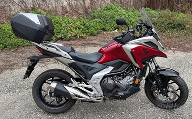 HONDA NC750X DCT –KM 1.266 – CON GARANZIA UFFIC.LE