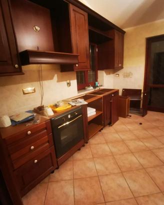 Cucina in vero legno nuova