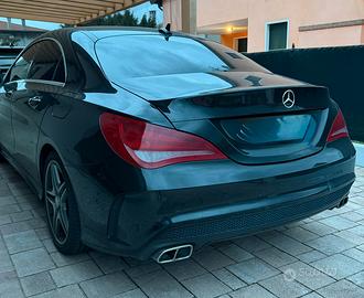 Mercedes CLA 220D Premium AMG 