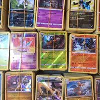 Carte Pokemon originali molti mazzi 100 carte