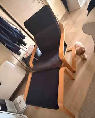 Poltrona con poggiapiedi poang Ikea
