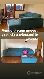 Divano con penisola a sinistra