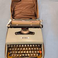 Olivetti lettera 22 macchina da scrivere vintage