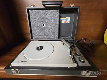 Giradischi Philips portatile vintage anni ’60 –