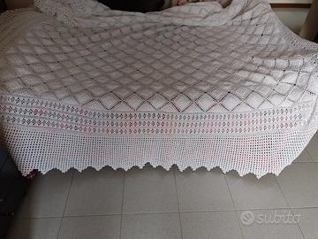 Copriletto matrimoniale all'Uncinetto