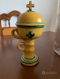 Pisside in ceramica decorata a mano