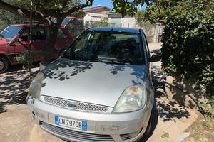 FORD FIESTA  ANNO 2004