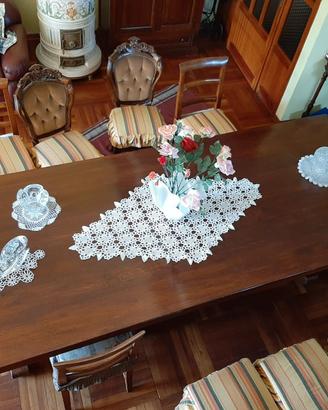 Tavolo riunioni in legno massiccio