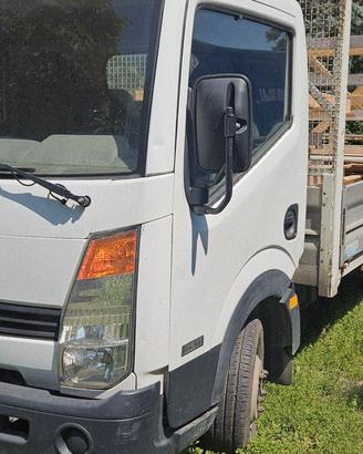 Nissan cabstar cassone fisso