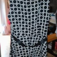 Vestito a pois nero e bianco