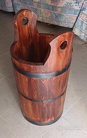 Portaombrelli artigianale in legno
