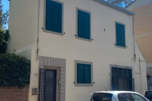 Palazzina indipendente zona esselunga