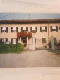 Casa antica indipendente