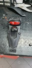Parafango posteriore moto con fanale