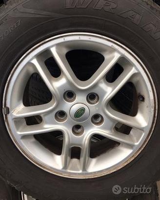 Cerchi e pneumatici R17 Land Rover Discovery 3