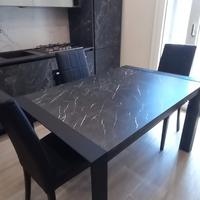 Tavolo moderno 