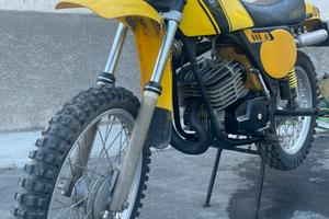 Cross Gloria intramotor 125