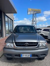 TOYOTA HILUX 2.4D4D EXTRA CAB my04