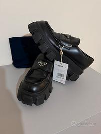 Mocassini da uomo Prada Monolith