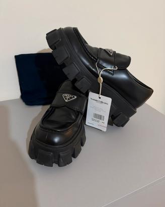 Mocassini da uomo Prada Monolith