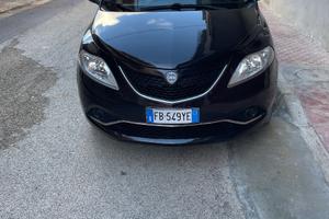 Lancia y