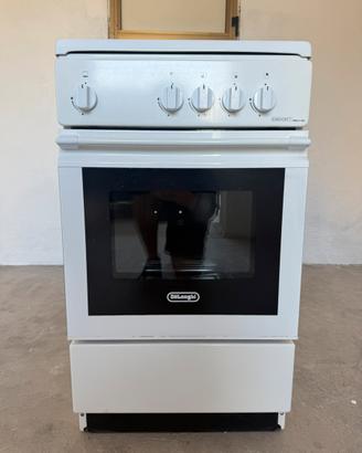 Cucina con 4 fuochi e forno a gas