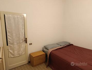 Stanza con letto 140x200 in casa condivisa