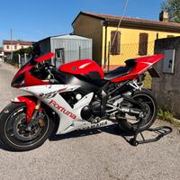Yamaha r1 del 2003 km 27000