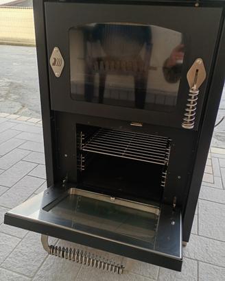 Stufa a legna con forno DEMANICOR