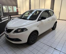 Lancia Ypsilon 1.0 firefly hybrid Gold s&s 70cv 5p