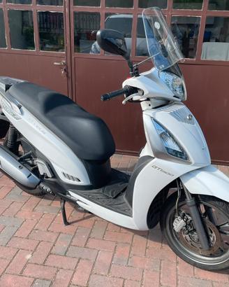 Scooter KYMCO peolple gti 300